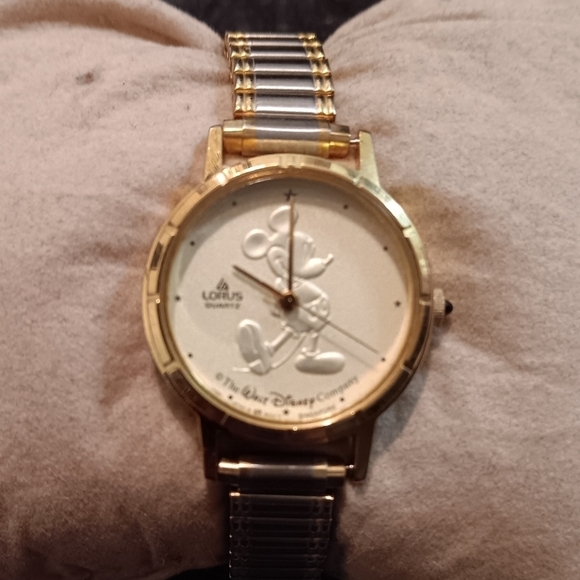 Lorus Accessories - Vintage Lorus Walt Disney watch featuring Mickey Mouse
